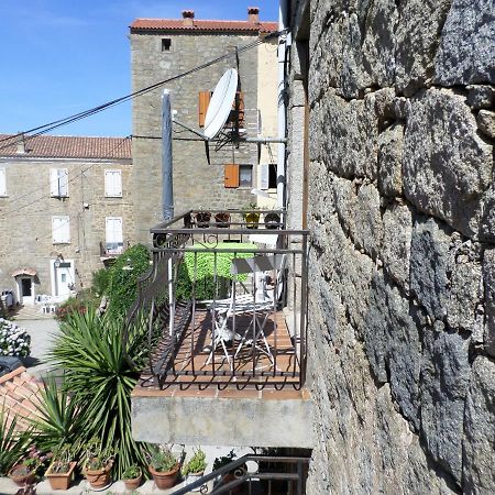 Appartement De Charme Entre Mer Et Montagne Sollacaro Exterior foto